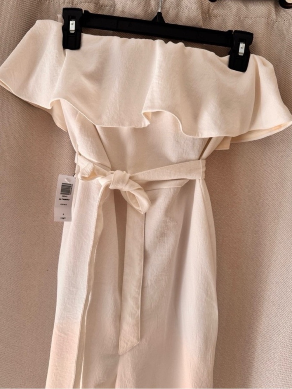 Aritzia Babaton White Off Shoulder Jumpsuit Wide Leg Size 0 NWT - Picture 5 of 10